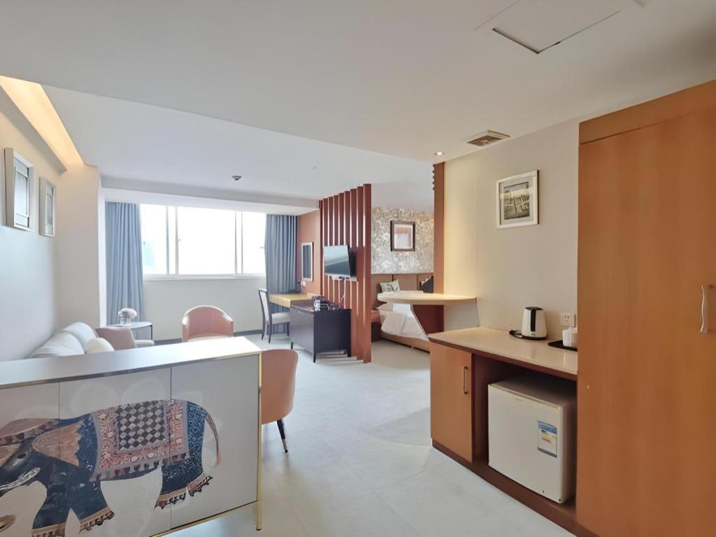 Wings Hotel Гуанчжоу Экстерьер фото